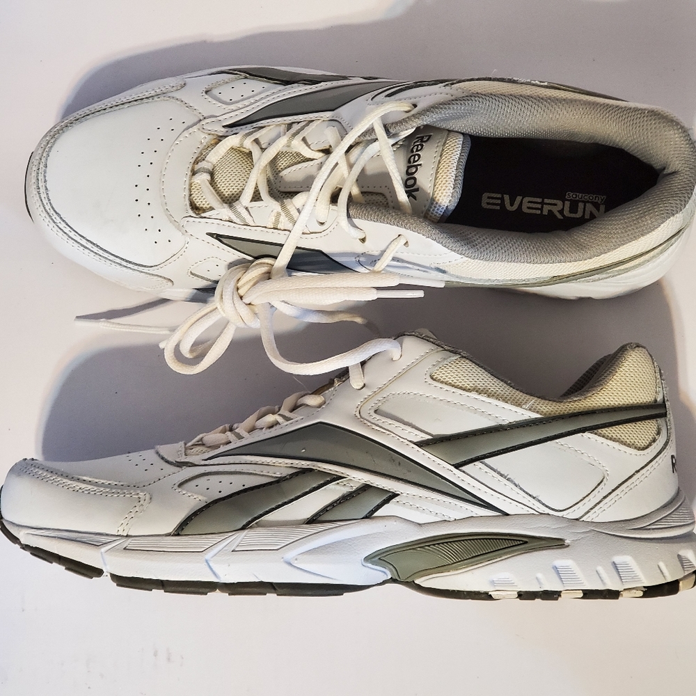 Reebok men's white w/grey stripe shoe 12 - Picture 1 of 13